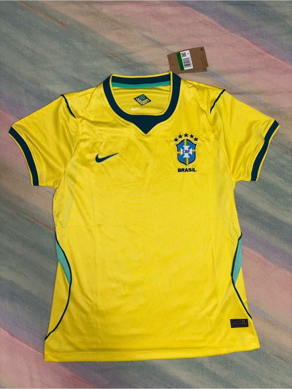 Nike Yellow Brazil Women’s Soccer Jersey World Cup  Size XL